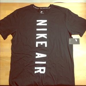 Bren new, Nike T-shirt
